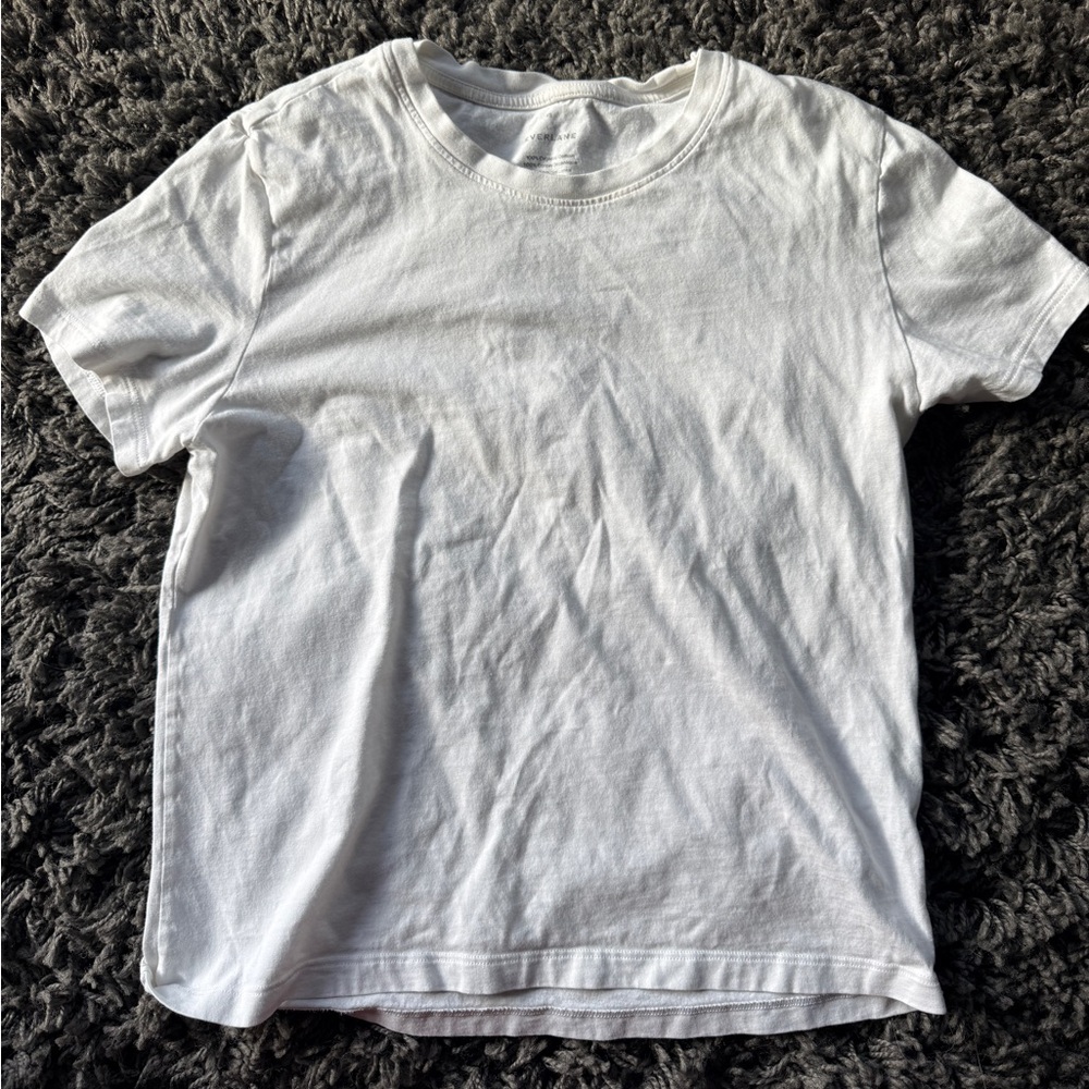 Everlane White Crewneck Tee with Subtle Logo